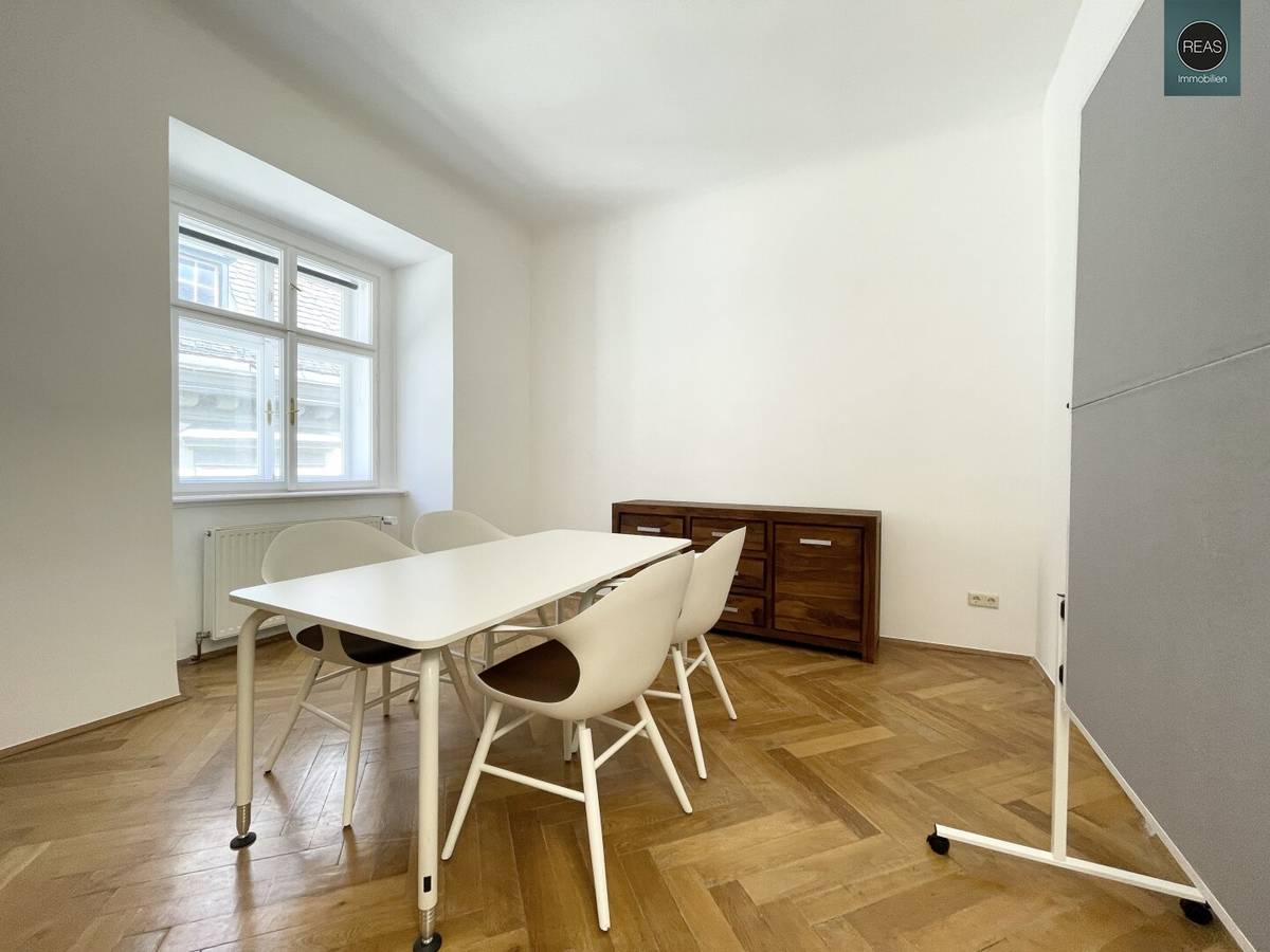 Büro im historischen Palais in der Wiener Innenstadt, 3. Etage mit Lift