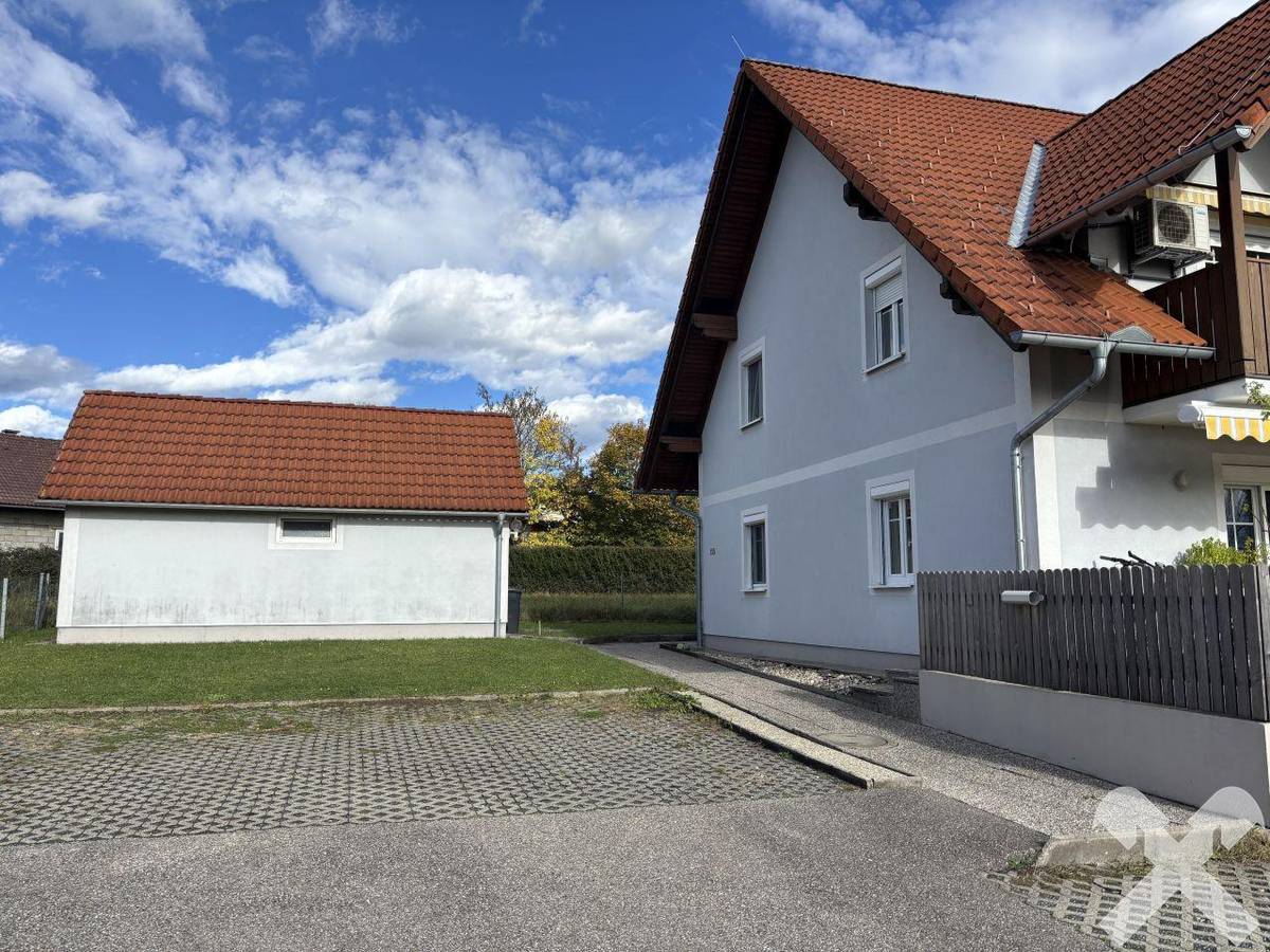 Frisch renovierte 31 m² Dachgeschoss-Wohnung in Bad Waltersdorf, ruhig