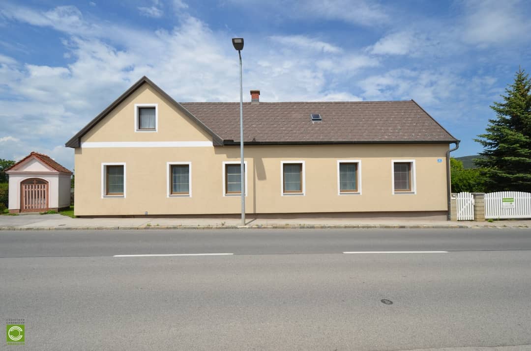 Zweifamilienhaus mit Werkstatt und Garage in Großau bei Bad Vöslau