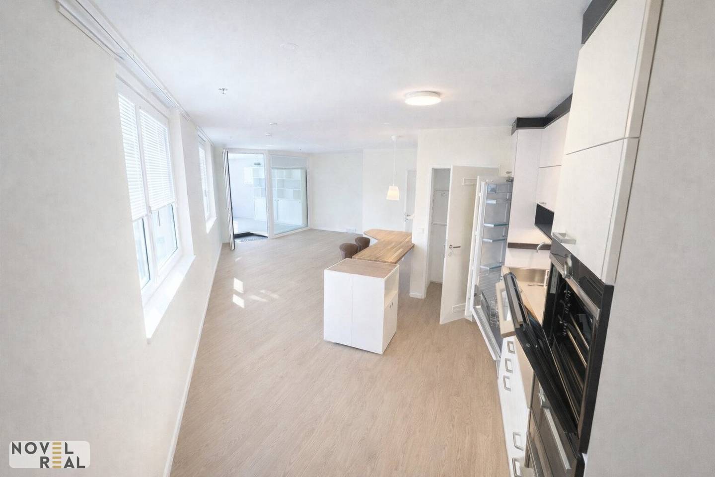 Wohnung mit Loggia Panoramablick Sky Tower