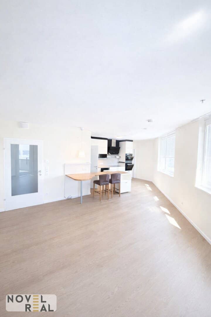 Wohnung mit Loggia Panoramablick Sky Tower
