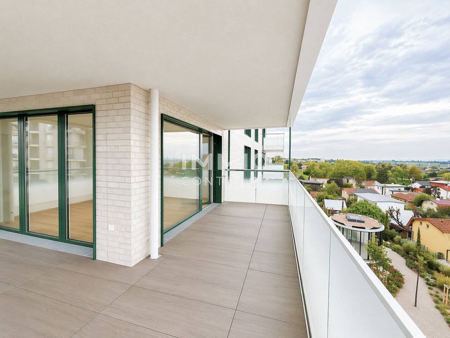 Commission free: 4th Floor - Timeless Living Surrounded by Nature &amp; Design