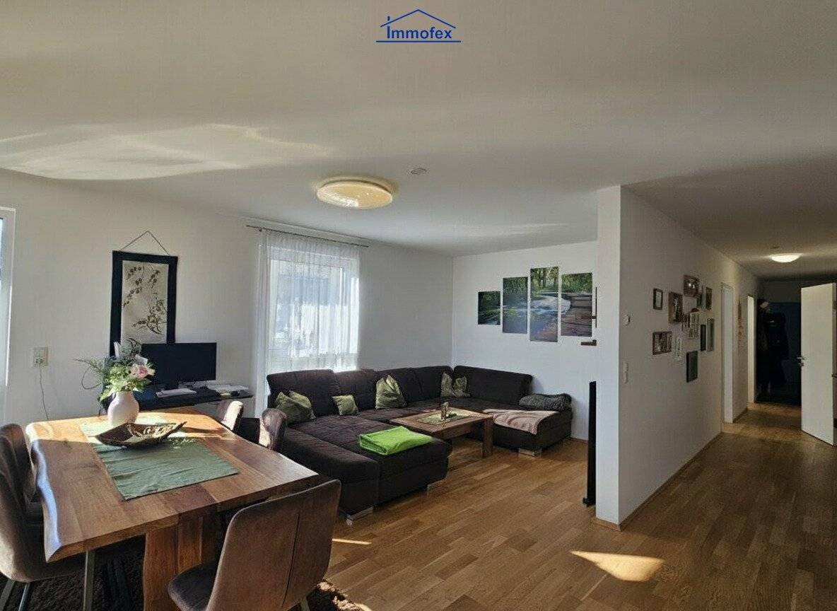 Apartment with sunny balcony and mountain view