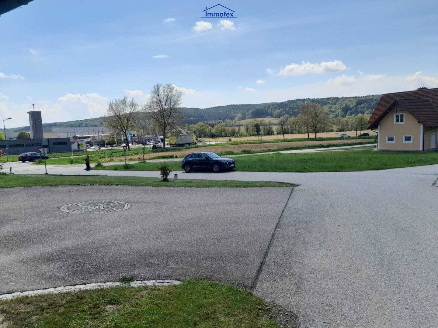 Sonniges, ebenes Baugrundstück in schöner Wohnlage