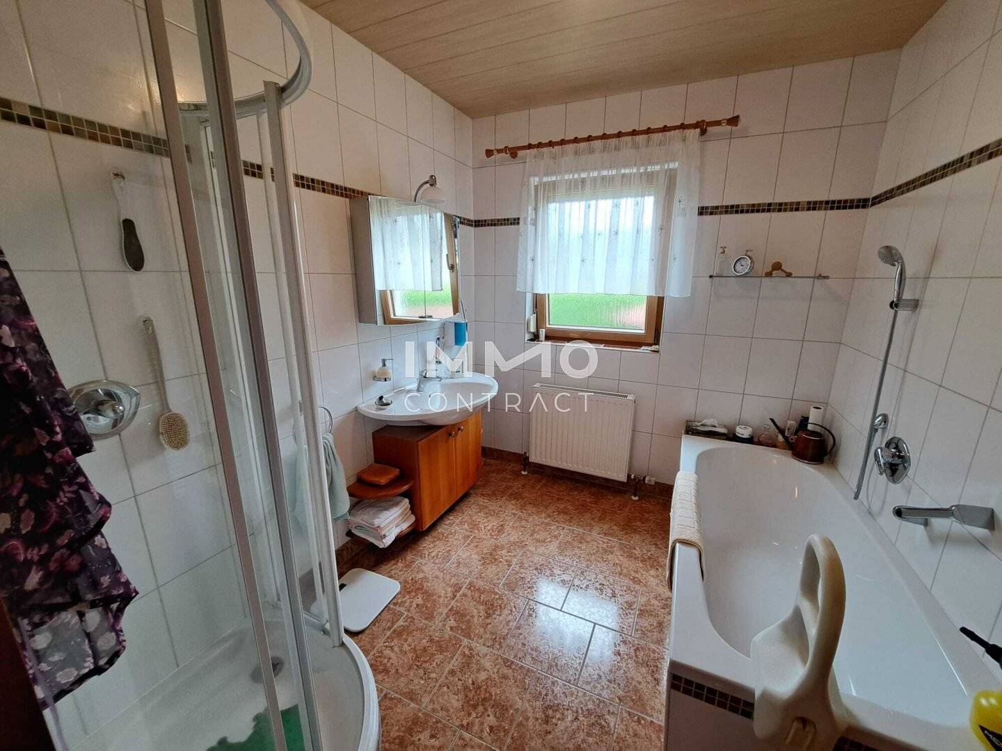 LIEBESVOLLES HAUS MIT DOPPELGARAGE UND SCHÖNEN GARTEN IN ANSFELDEN FÜR INVESTOREN OHNE WOHNBEDÜRFNIS