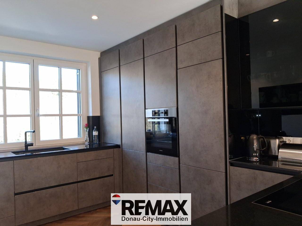 Einfamilienhaus/Villa in Bad Fischau-Brunn – 194 m², 5 Zimmer, zentrale Lage