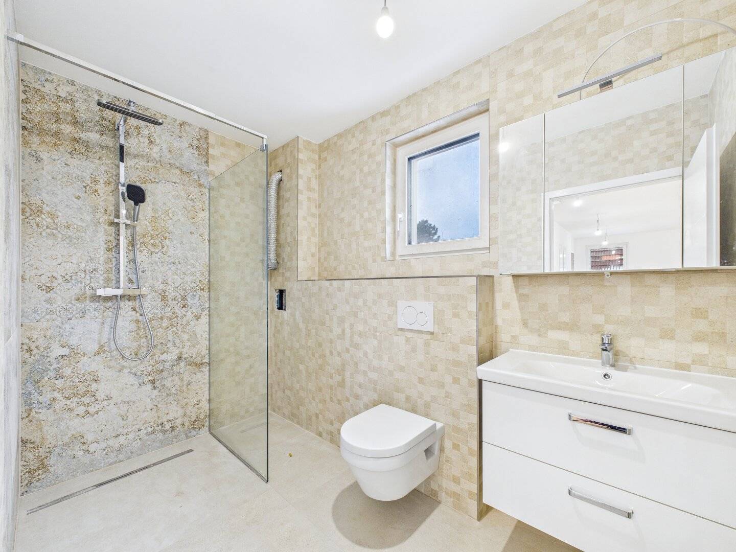 Maisonette apartment garden 80 m² open kitchen
