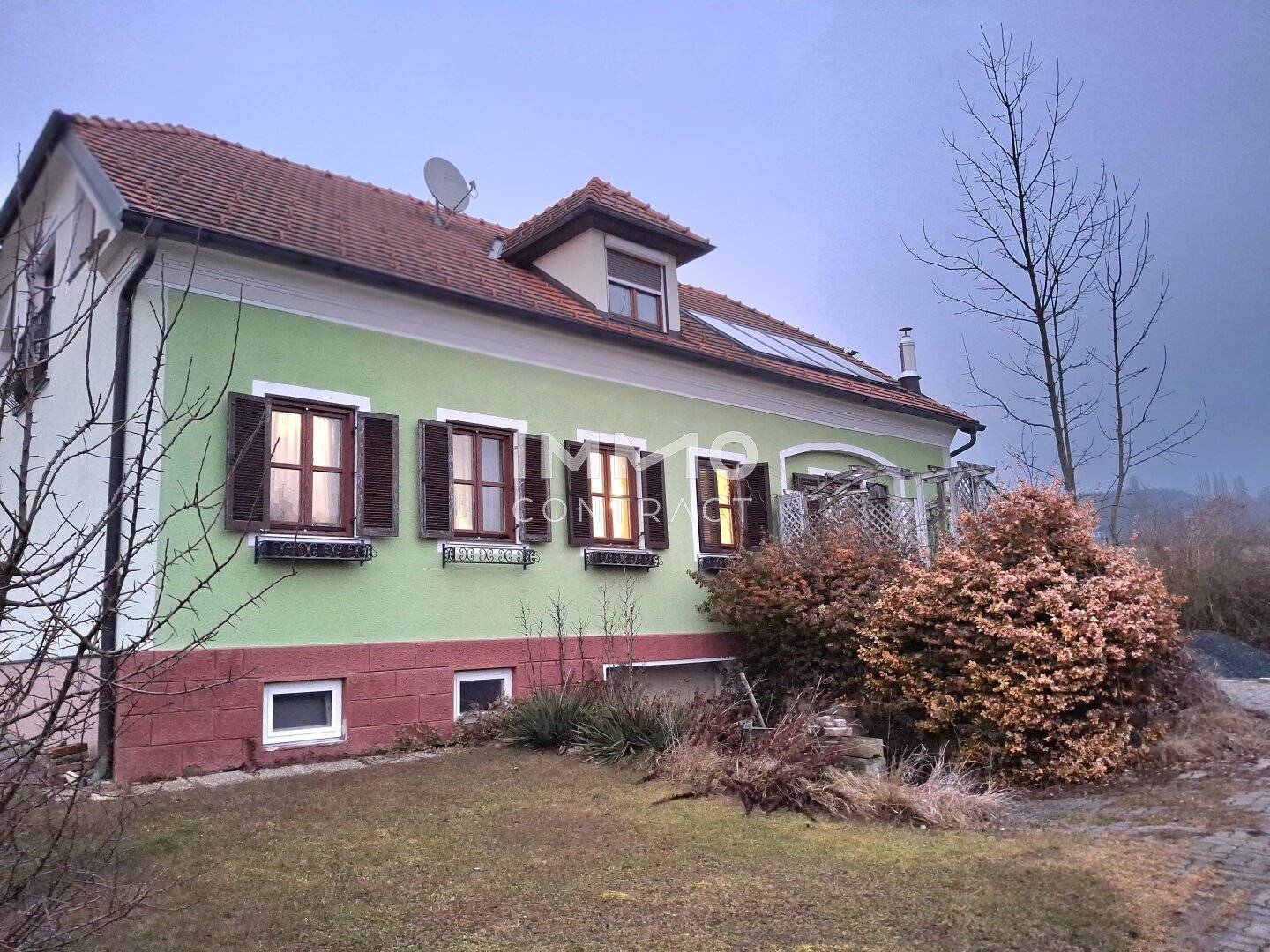 Gast- und Wohnhaus inkl. 4 Ferienwohnungen, 7 Garagenplätze und Parkplätze ca 3.500 m2 Grundfläche