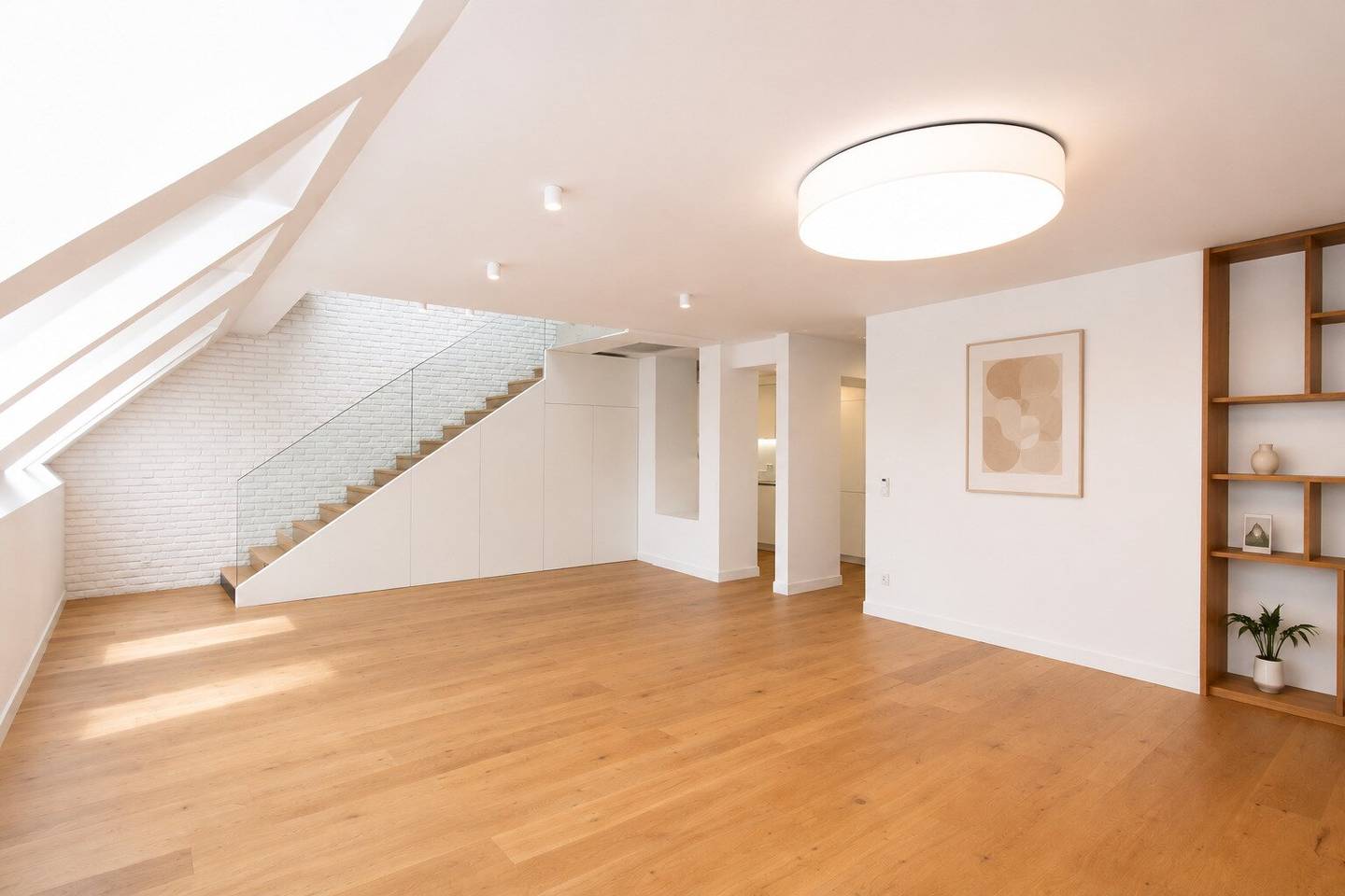 Exquisite and modern top-floor apartment with terrace near the Belvedere