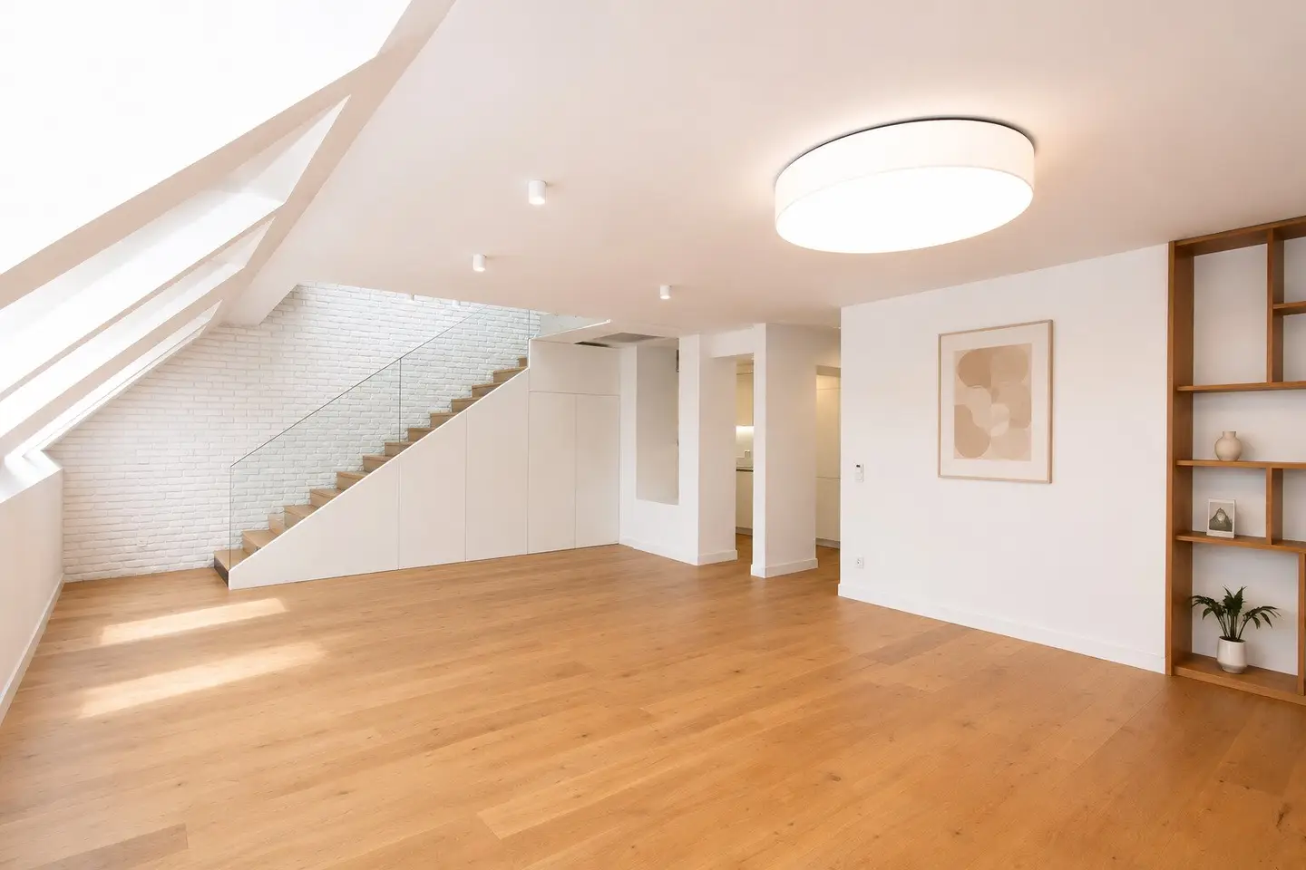 Exquisite and modern top-floor apartment with terrace near the Belvedere