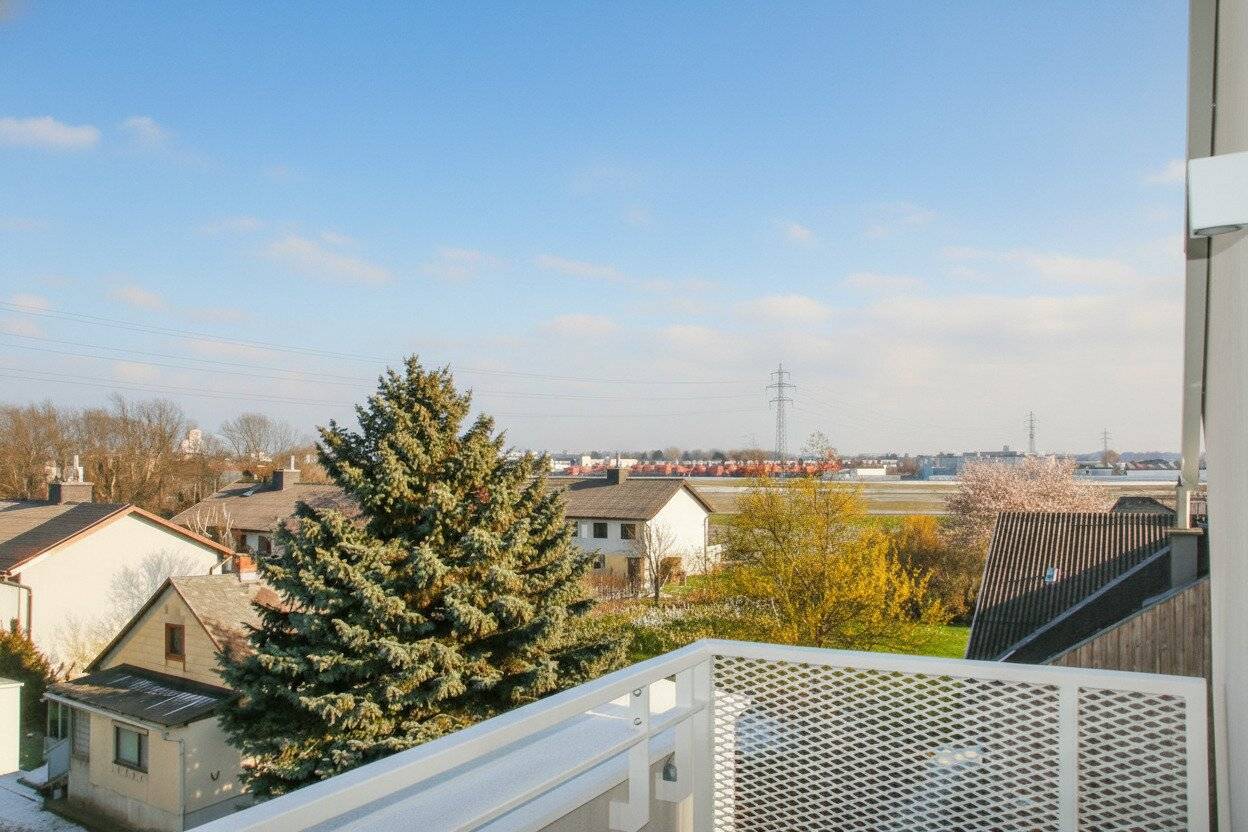 Top floor apartment in first occupancy with two terraces