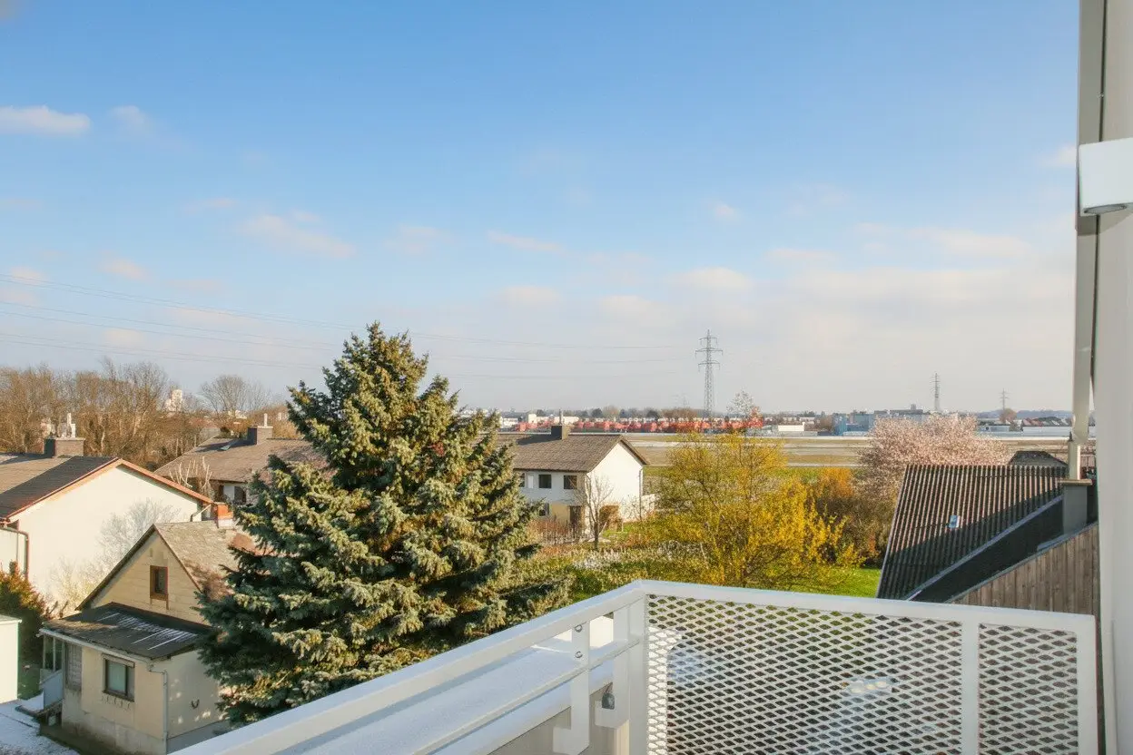 Top floor apartment in first occupancy with two terraces