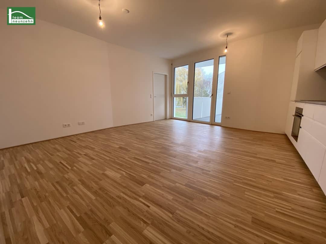 Wohnung with green view and balcony near S Bahn