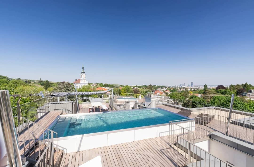 Penthouse rooftop pool with Vienna view Grinzing