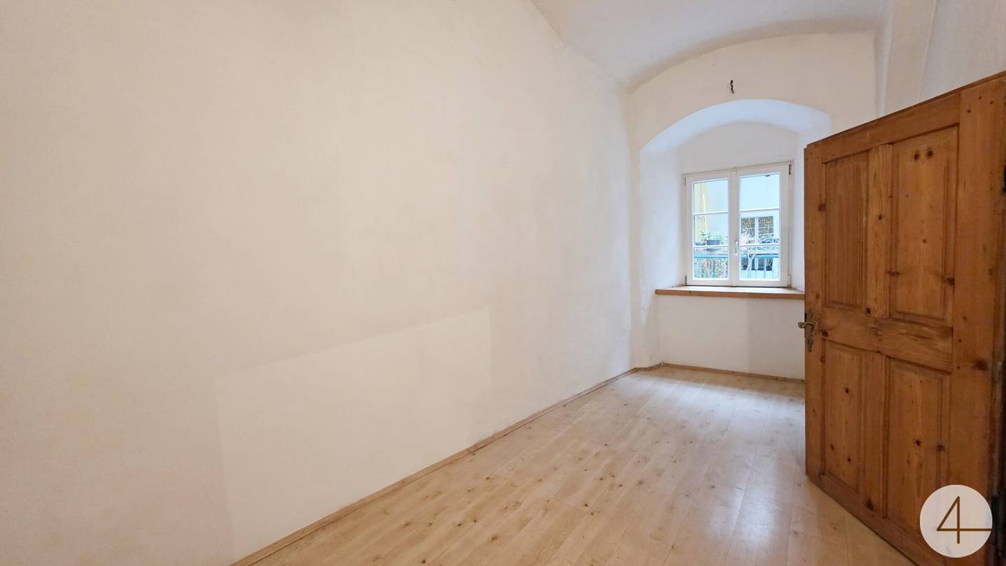 Historic apartment with winter garden in monument