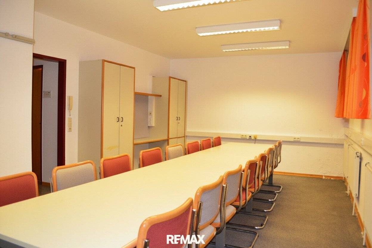 Zentrale Bürofläche in Zwettl – ca. 140 m², Teeküche & Abstellräume