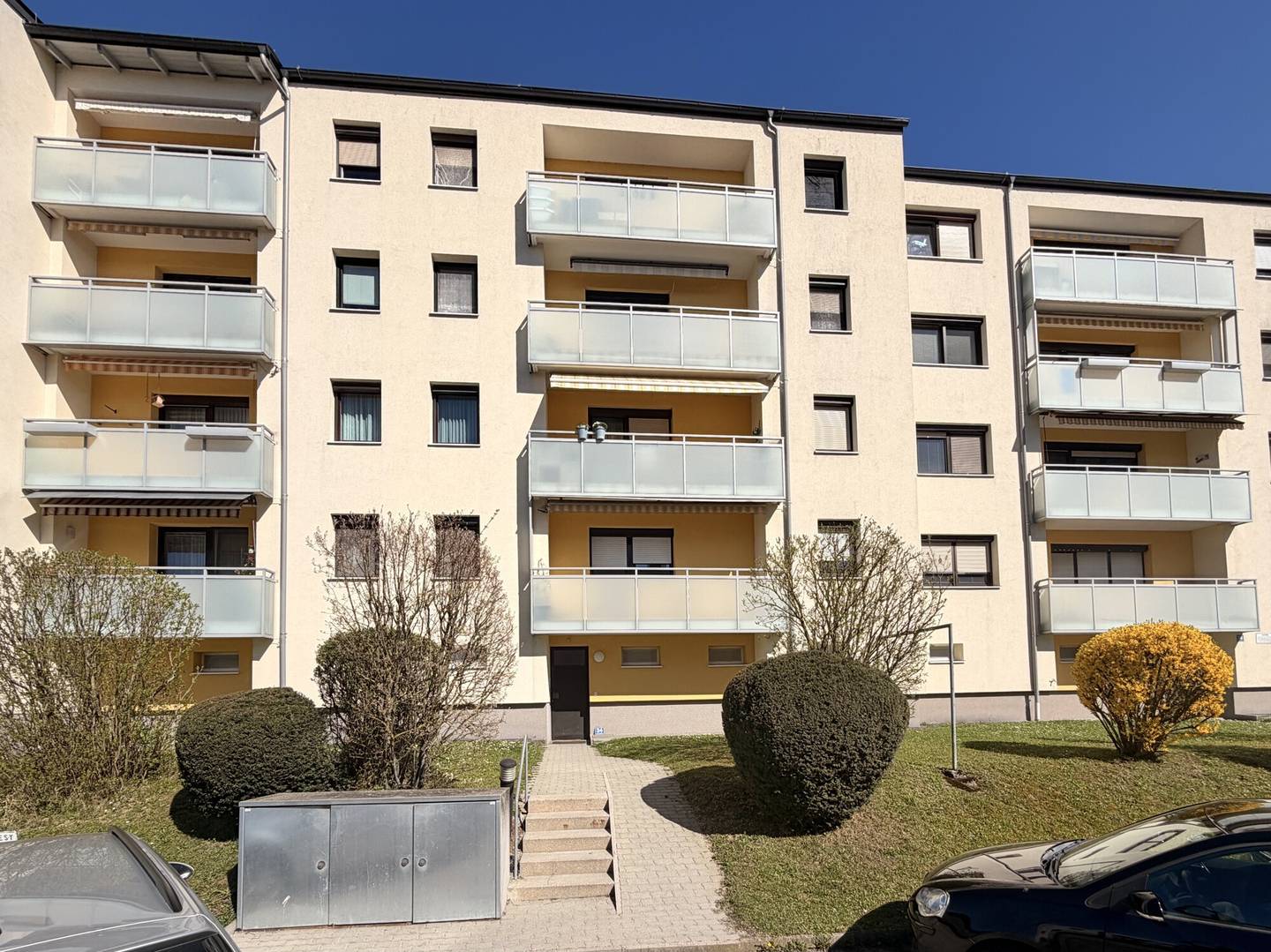 Wohnung mit Westloggia und Stellplatz in Neuhofen