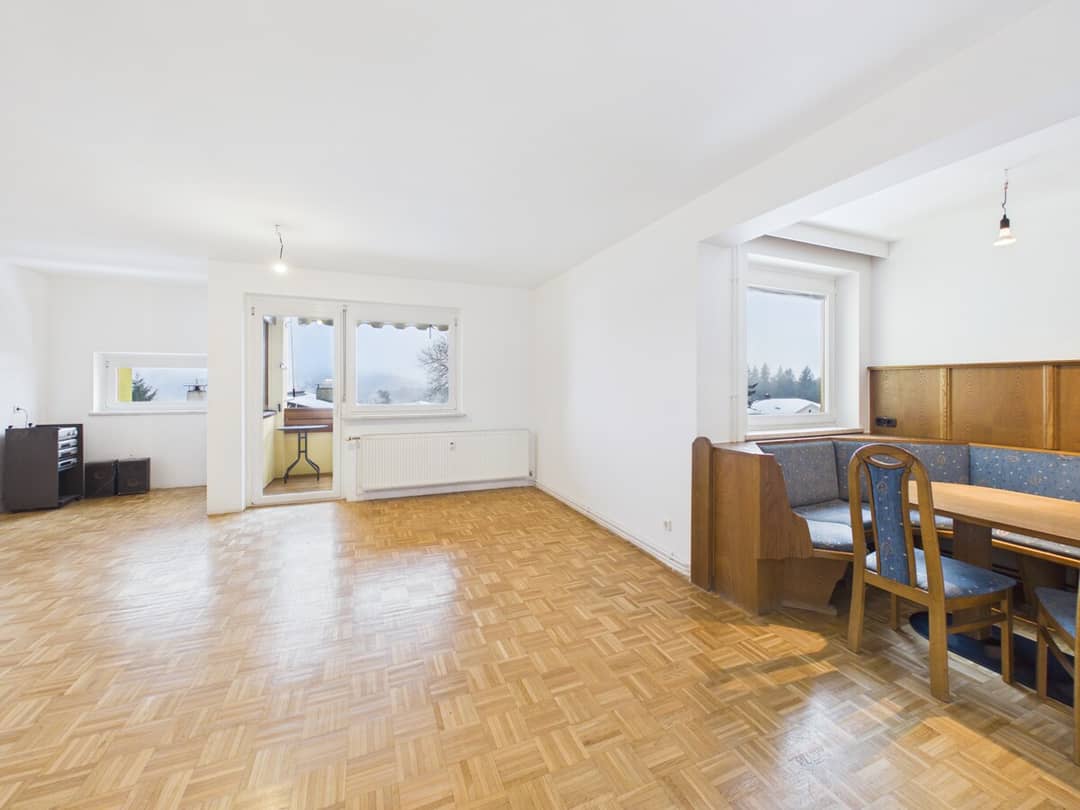Wohnung nahe Weissensee mit Loggia und Carport