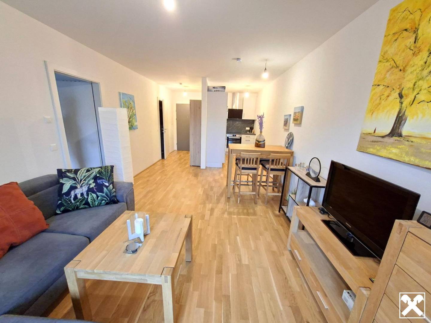 Rented apartment with balcony and underground garage parking