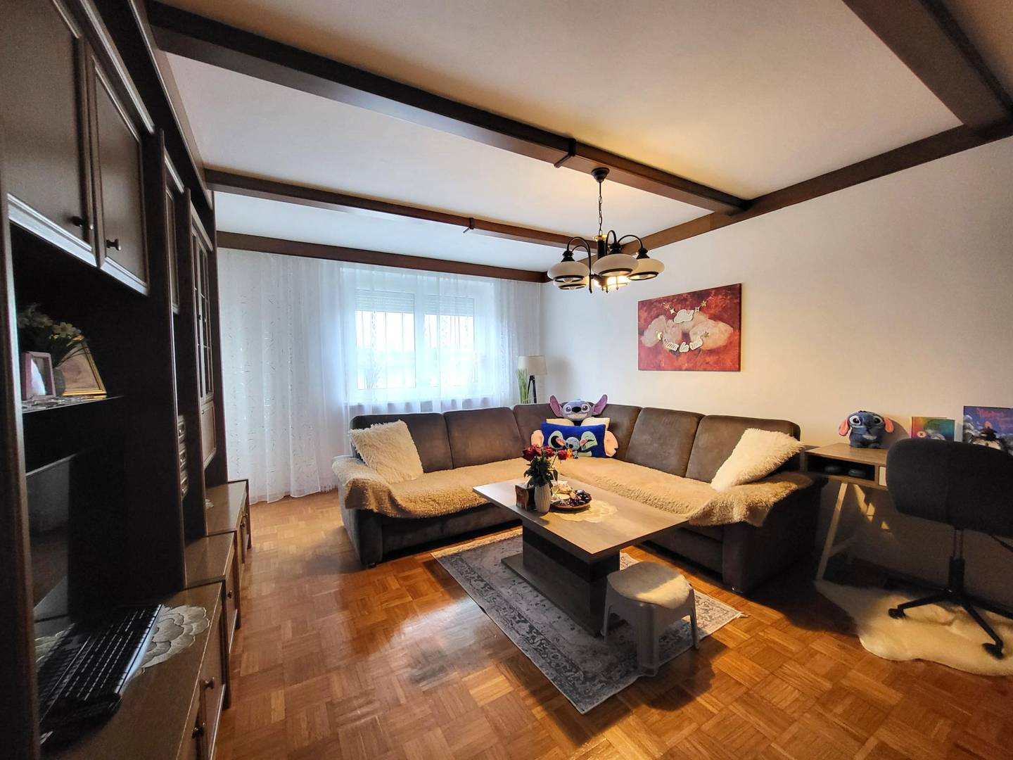 Wohnung mit Loggia und voll möbliert