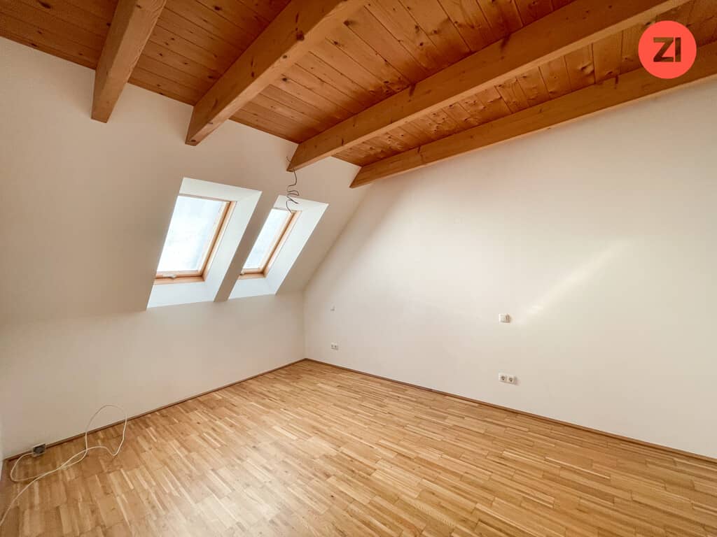 Maisonette apartment with modern kitchen and elevator