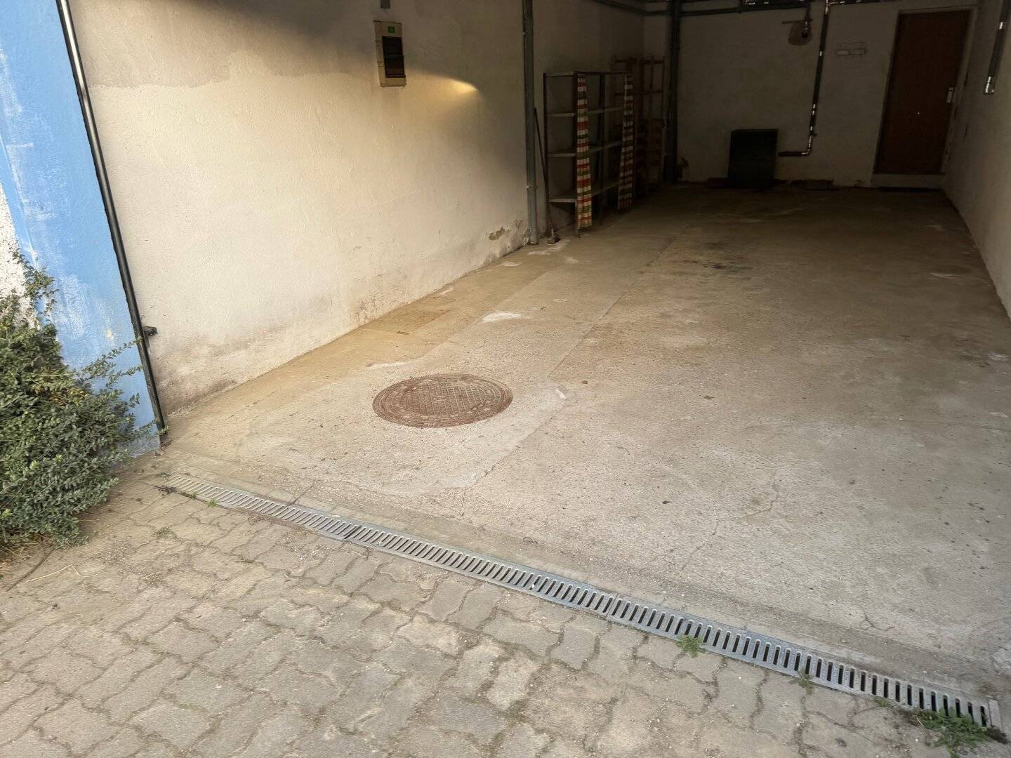 Large single garage/storage for private use in Rust im Tullnerfeld