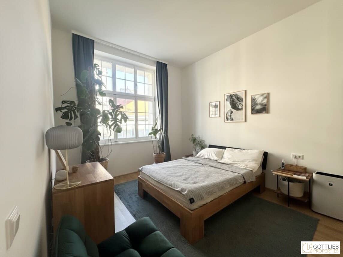 Renovated period apartment with parquet and lift in Margareten
