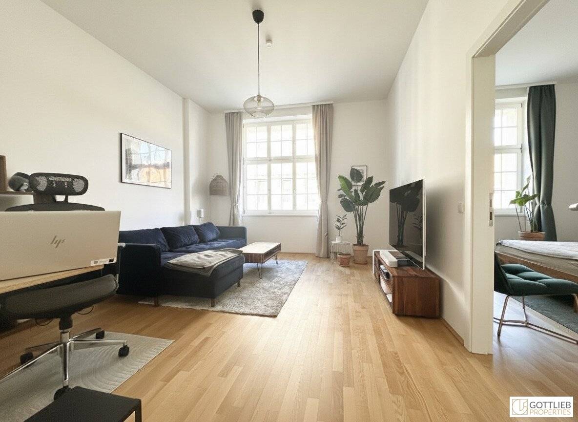 Renovated period apartment with parquet and lift in Margareten