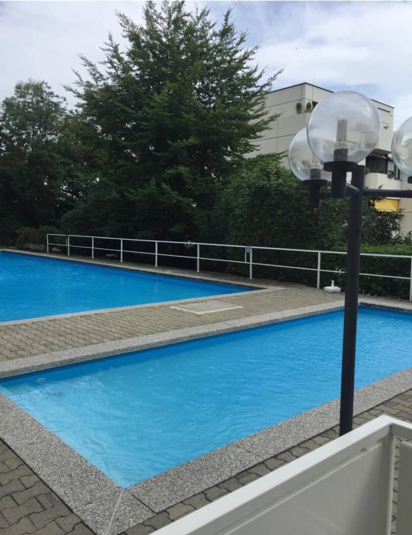 No income verification required Fully furnished 3-room apartment with loggia, pool &amp; sauna and garage near Pötzleinsdorfer Schlosspark