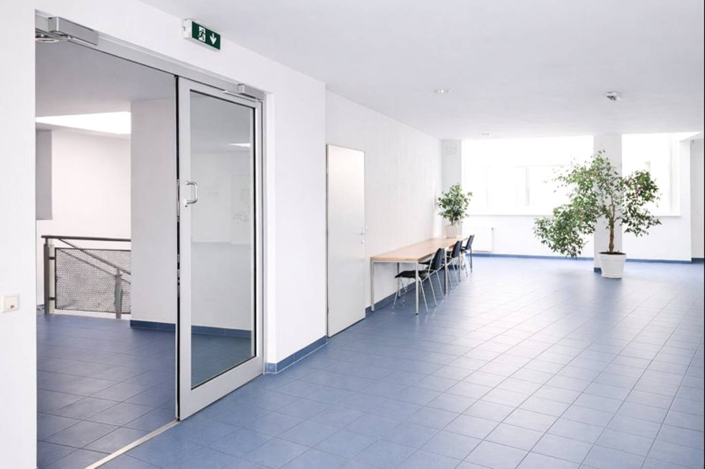 Kombination Geschäftslokal 357 m2 und Lagerfläche 310 m2 zu mieten