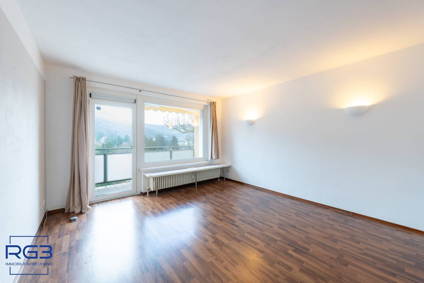 Wohnung in Mödling, 2-Zimmer, ruhige 6. Etage mit Loggia & Blick