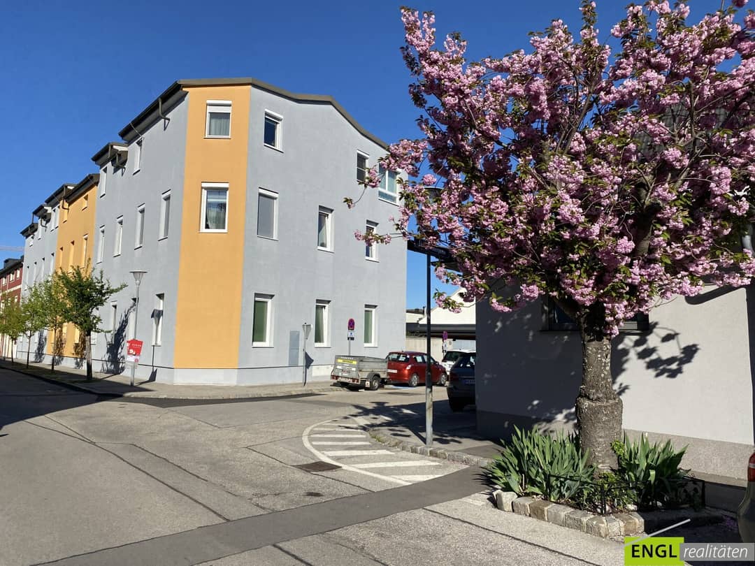 Zinshaus in Guntramsdorf, zentrale Lage, modernes Dachgeschoss & PV