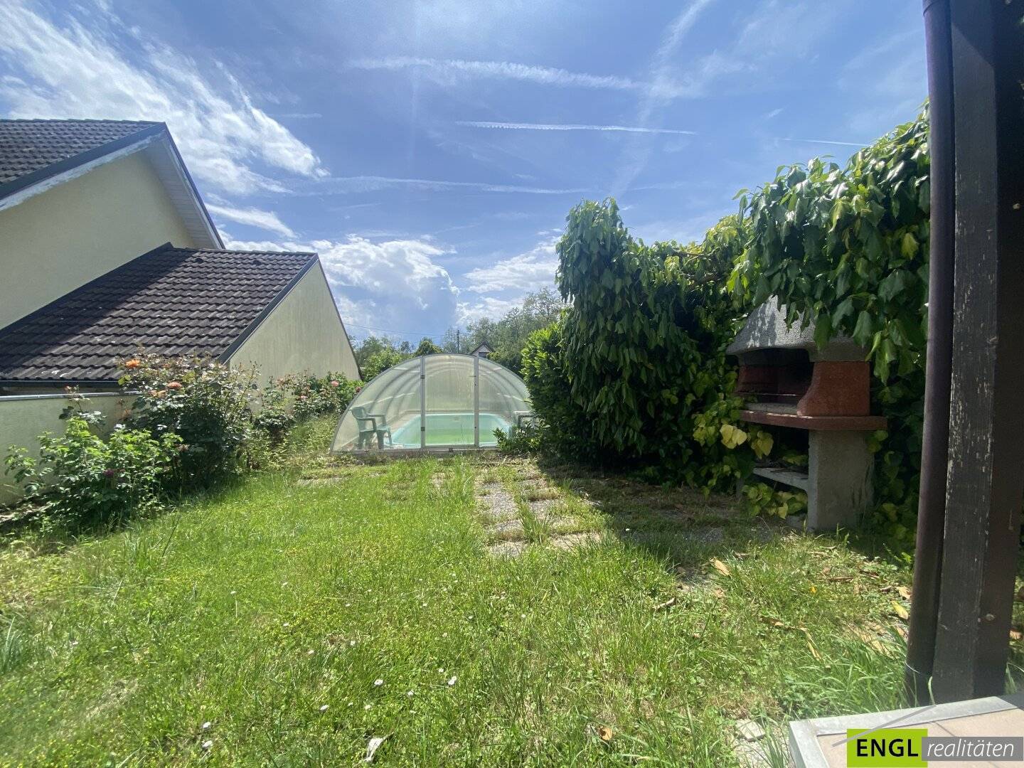 Bungalow in Steinbrunn, ruhige Siedlungslage, großer Garten, Pool