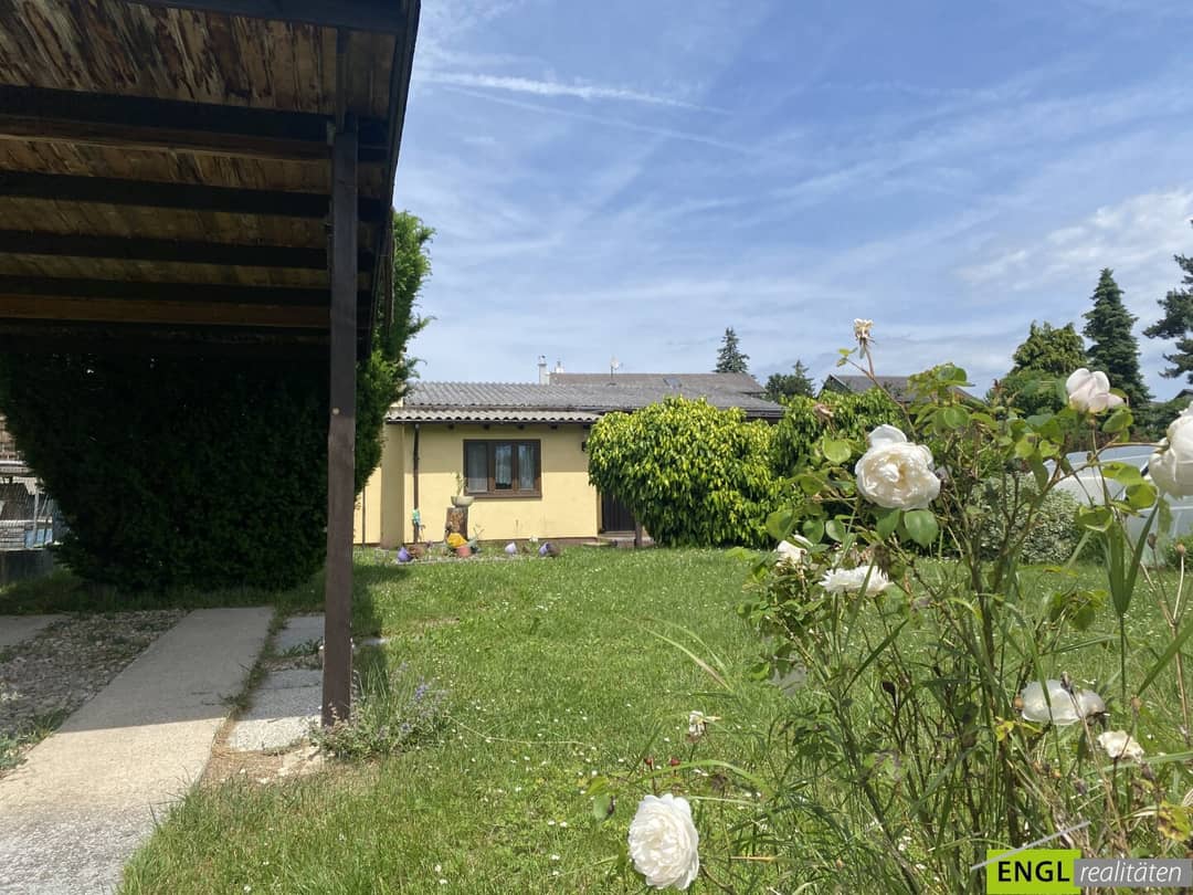 Bungalow in Steinbrunn, ruhige Siedlungslage, großer Garten, Pool