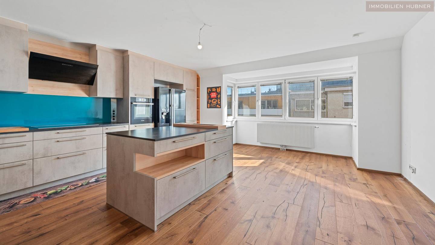 Maisonette apartment with roof terrace and wide view