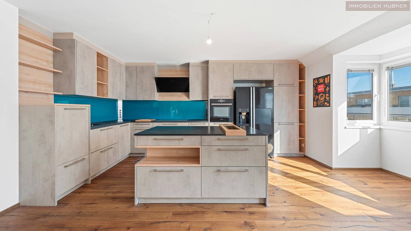 Maisonette apartment with roof terrace and wide view