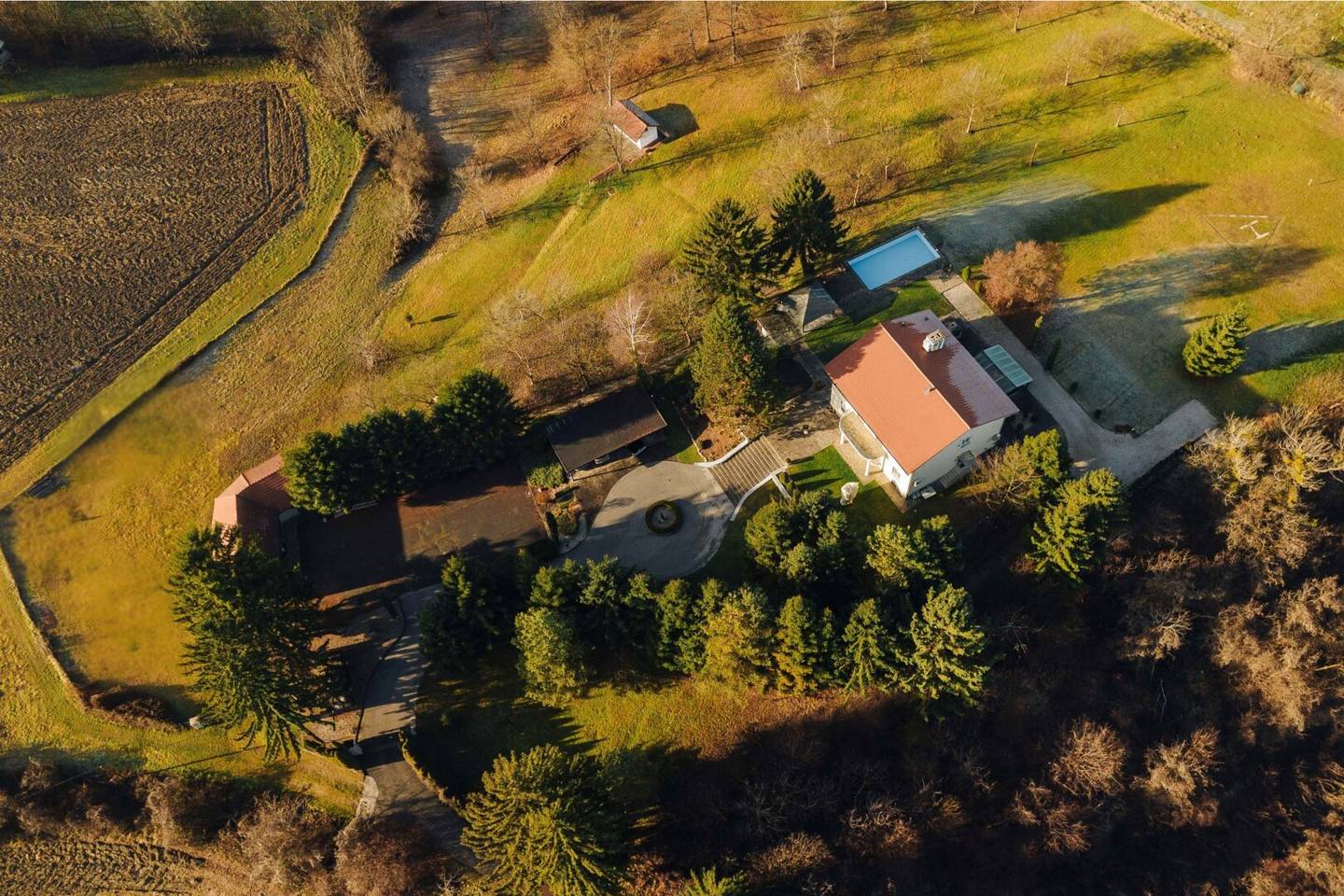 Villa mit 2 Einheiten, 450 m² in Šentilj nahe der Grenze, idyllisch