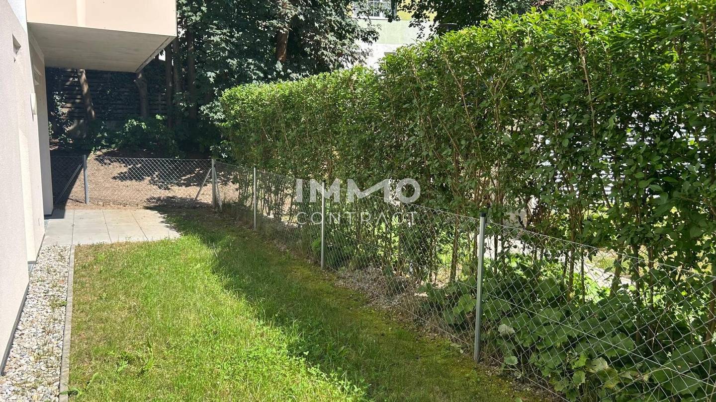 Brand new apartment with private garden near Viehofner Lakes