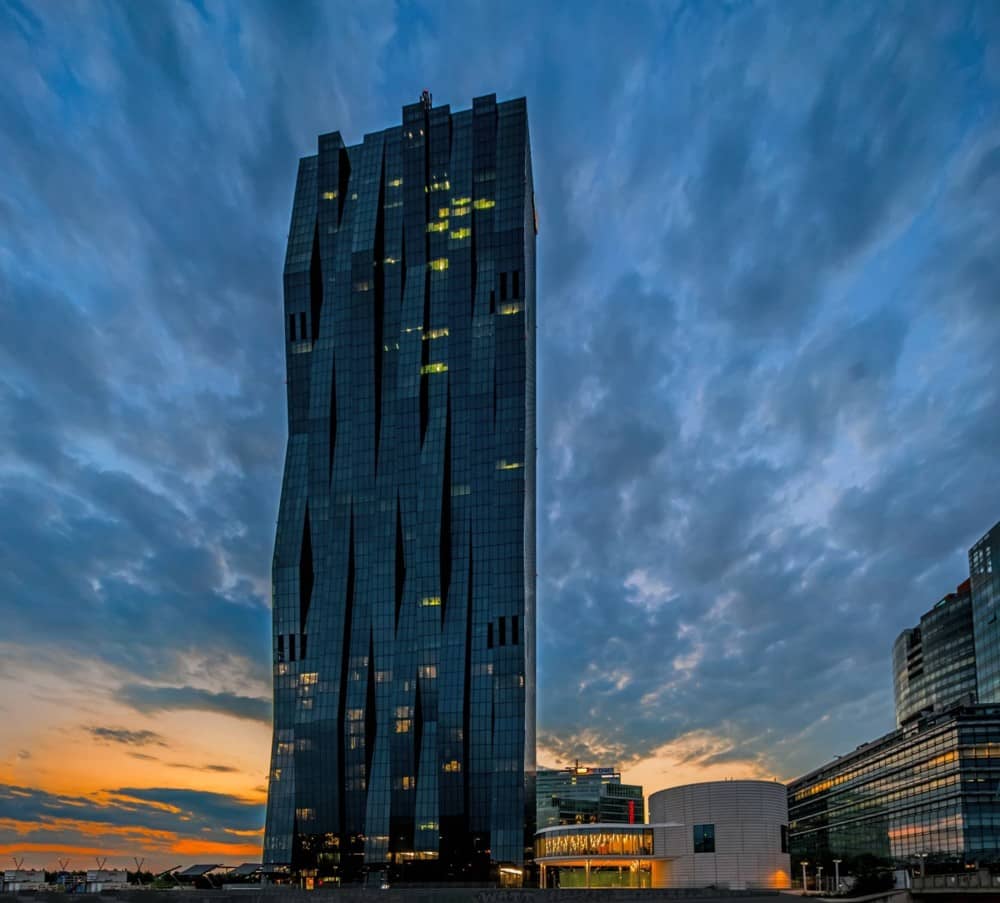 DC TOWER I - TOP BÜROFLÄCHEN!