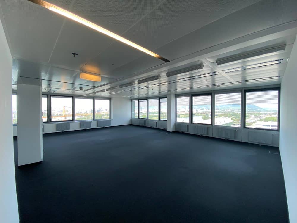 Büros mit tollem Ausblick im ARES TOWER zu mieten!