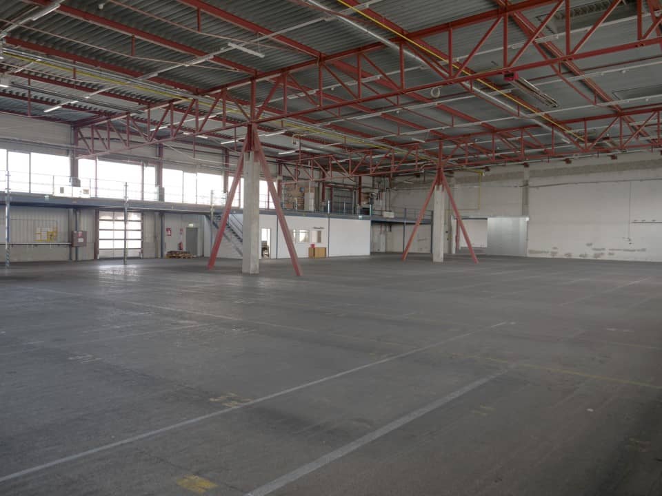 Gewerbehalle mit flexibler Flächennutzung in Traun, Top-Lage nahe A7