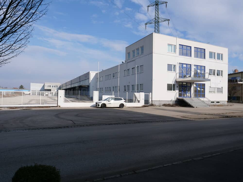 Gewerbehalle mit flexibler Flächennutzung in Traun, Top-Lage nahe A7