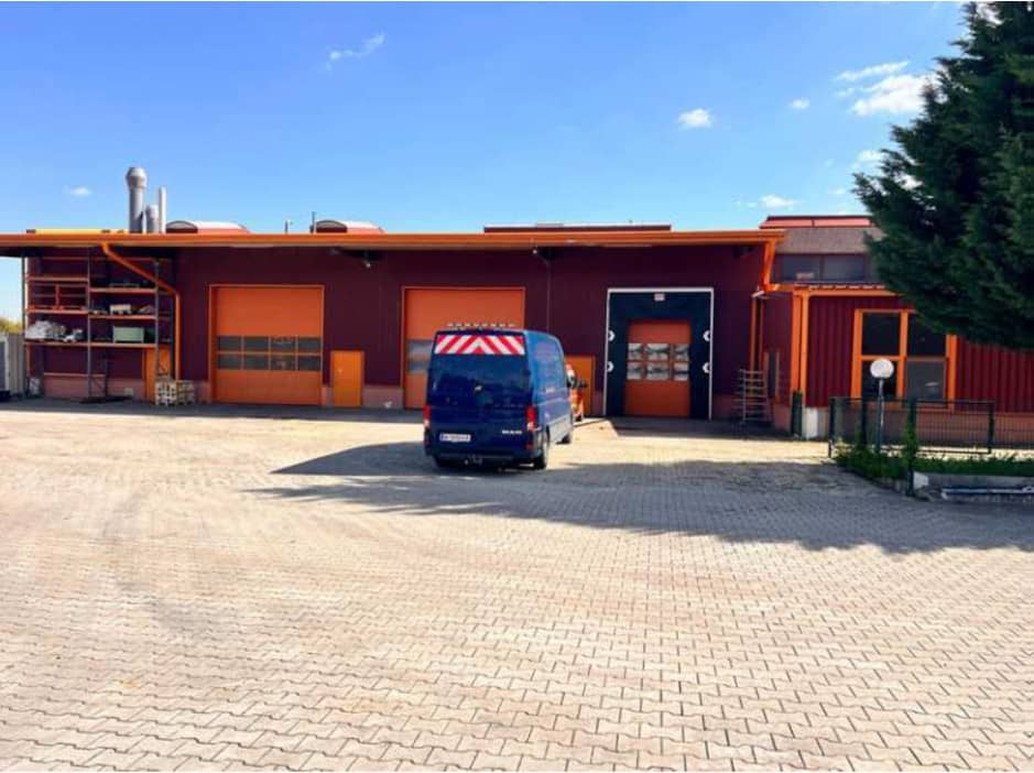 Attraktive Gewerbeliegenschaft in Wienerherberg mit Freifläche zum Kauf