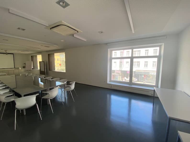Bürohaus in Wien-Favoriten, 475 m², hohe Räume, Toplage, Lageroption