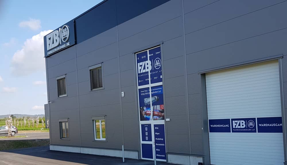 Gewerbehalle | Lager / Büro - / Verkaufsraum zur Untermiete im Squarebizz Business Center Eibesbrunn