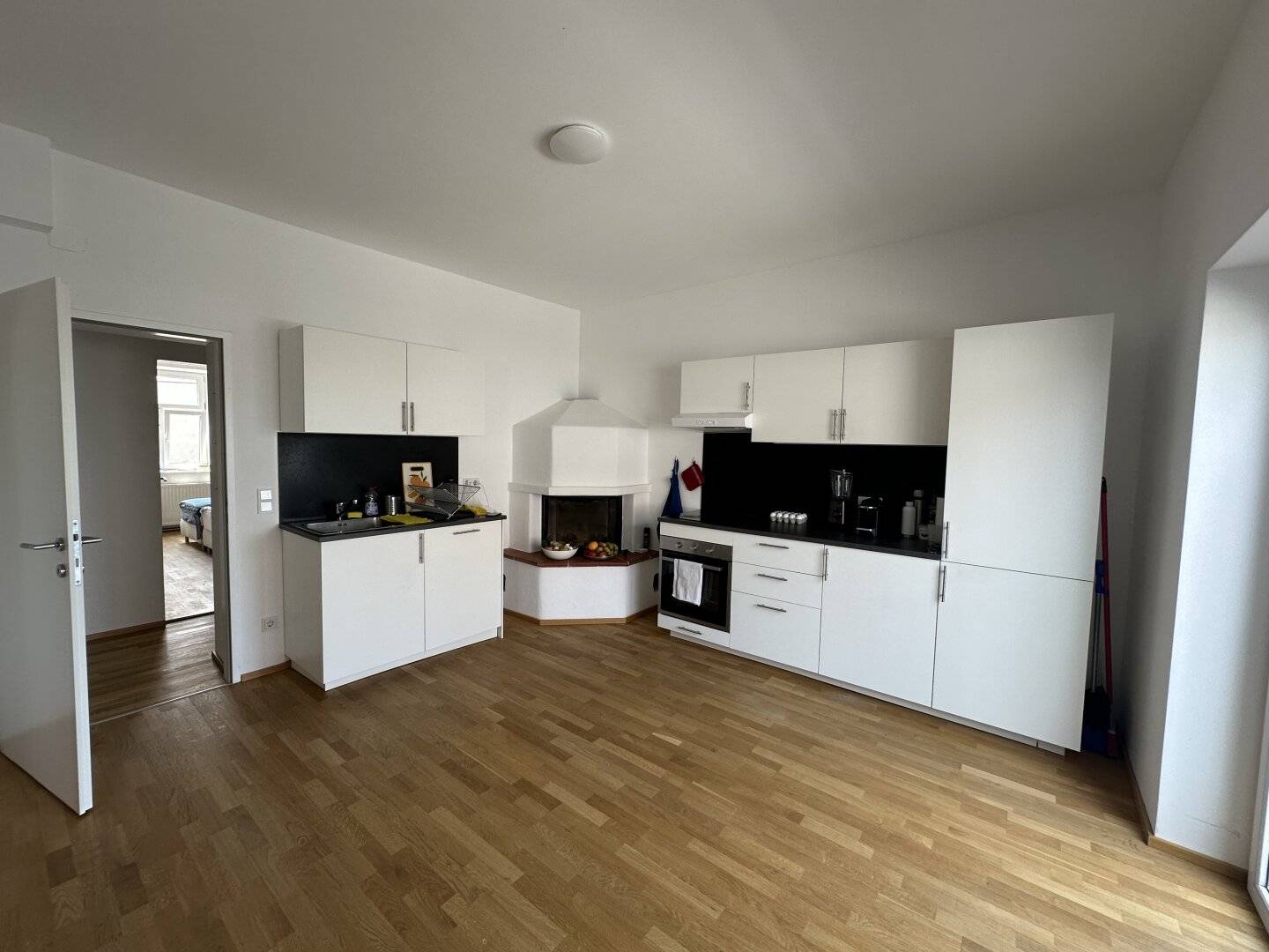 Large 5 room apartment in newly renovated attic with attic terrace