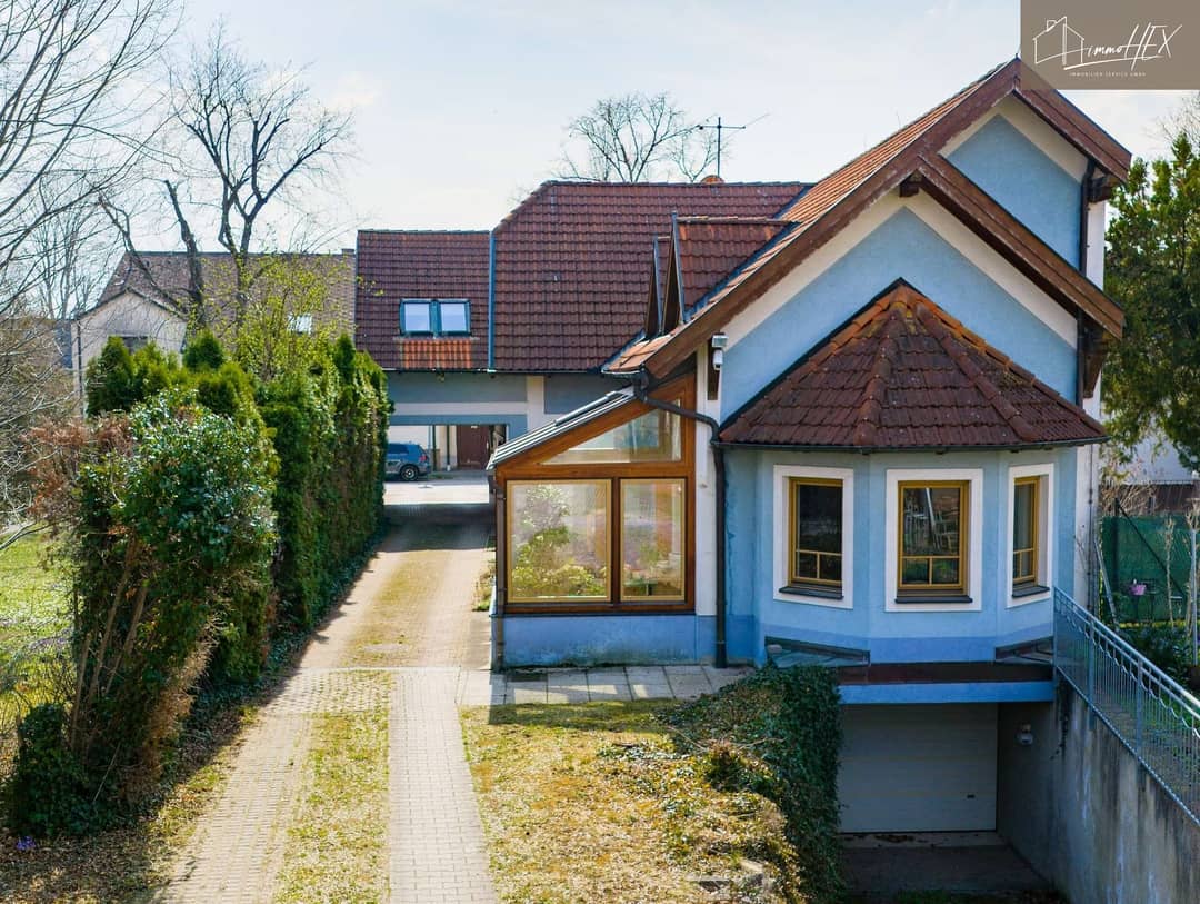 Geräumiges Einfamilienhaus mit Wintergarten & 2 Garagen in Gänserndorf