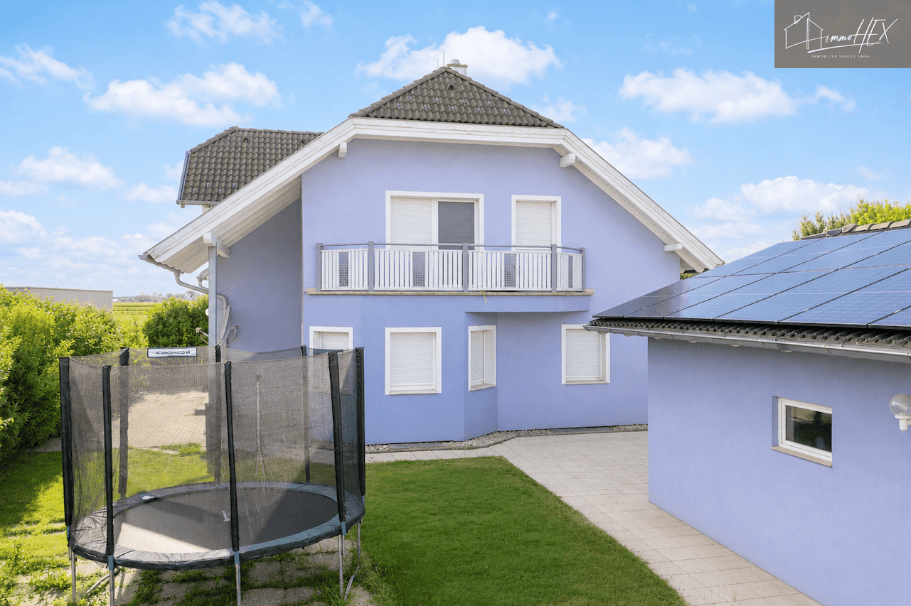 Einfamilienhaus nahe Wien mit PV, Solar & Doppelgarage