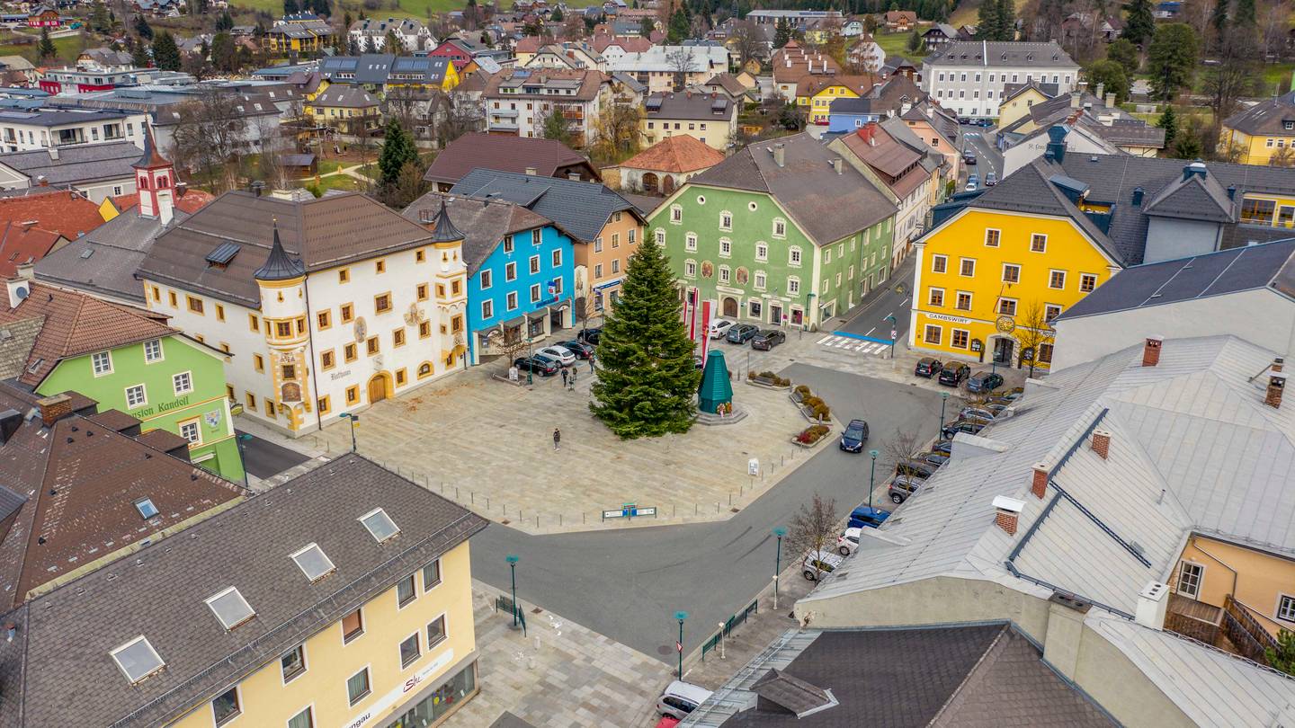 Zentrum von Tamsweg: Wohn- und Geschäftshaus mit 6 Wohneinheiten