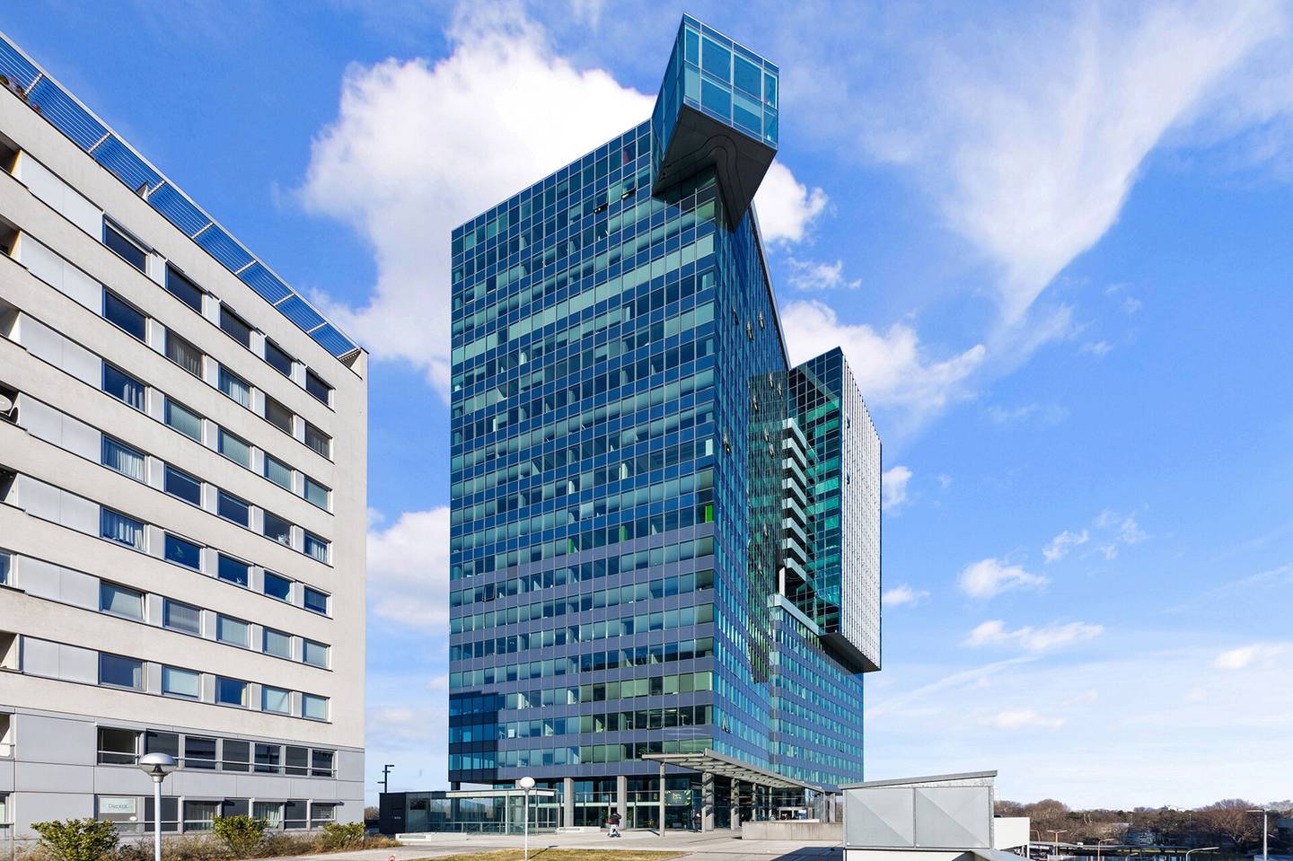 Moderne Büroflächen im Saturn Tower in 1220 Wien ca. 431 m² zur Miete